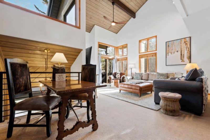 Ridgepoint Townhome 198 By East West Hospitality Beaver Creek Buitenkant foto